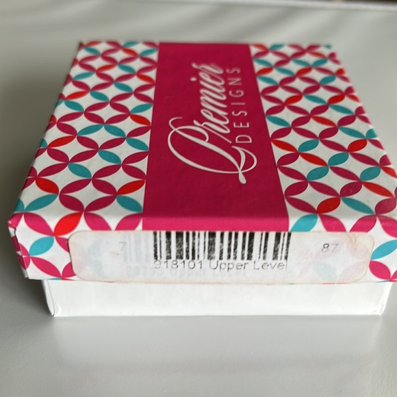 NIB - PRICE DROP!!! Brand new PD Upper Level Gold Necklace - Picture 6 of 9